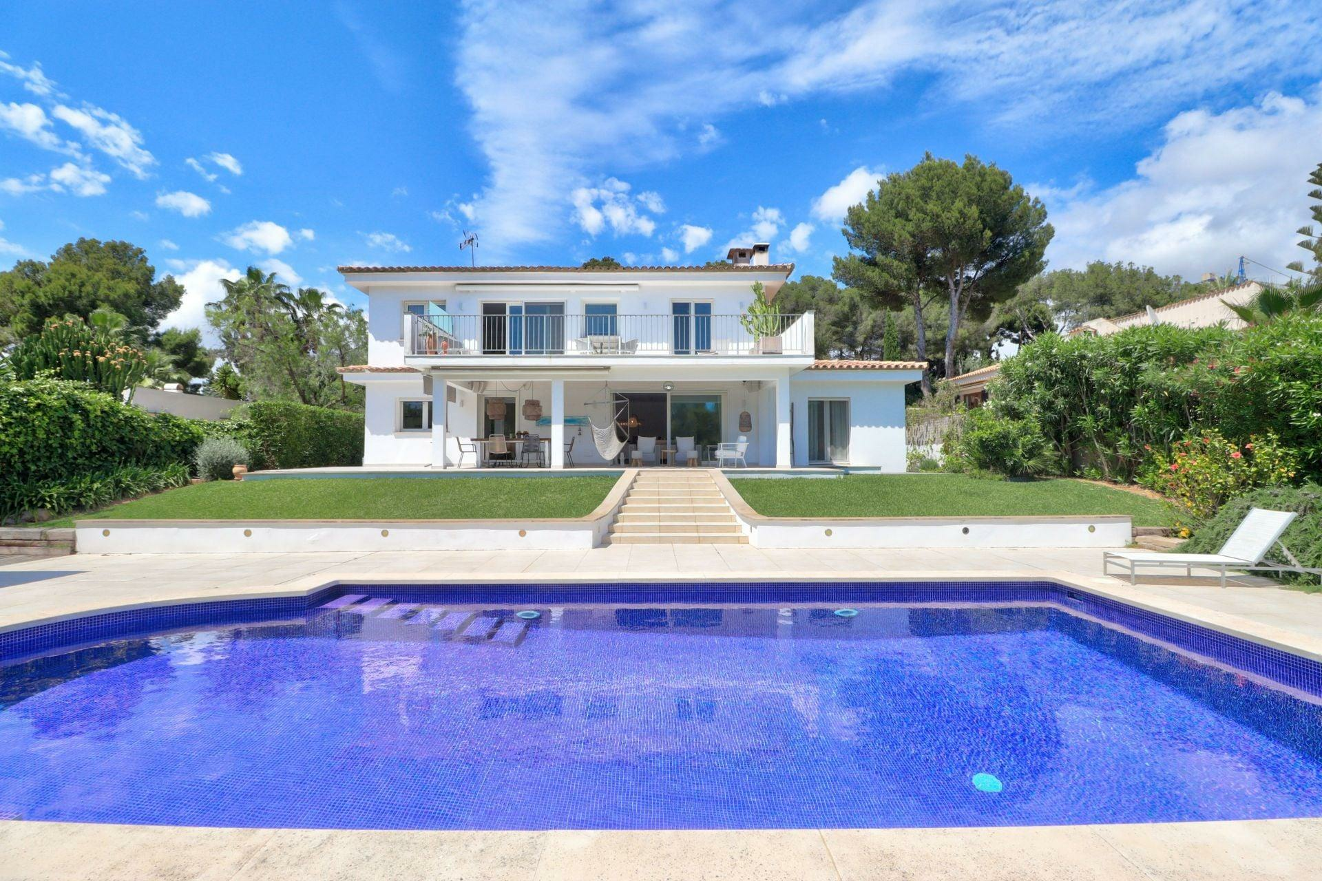 5-bedroom Villa In Calvià, Spain (398 M²)