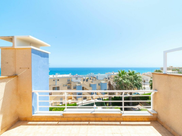 3-bedroom House In Orihuela Costa, Spain (177 M²)