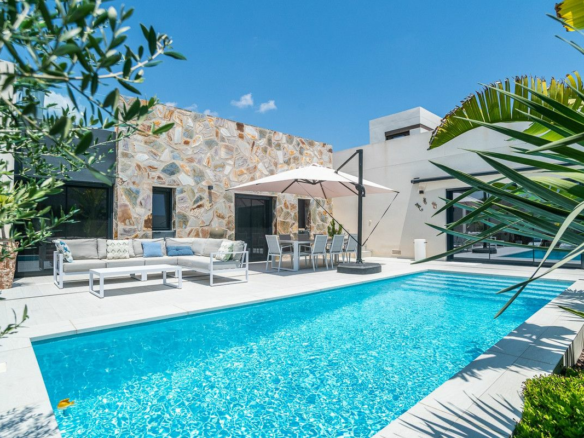 3-bedroom Villa In Algorfa, Spain (120 M²)