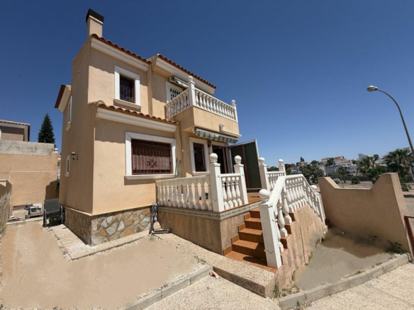 3-bedroom Villa In Orihuela Costa, Spain (95 M²)