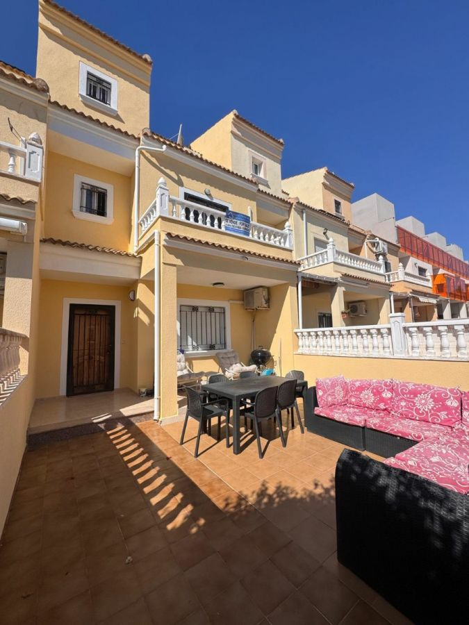 3-bedroom House In Orihuela Costa, Spain (140 M²)