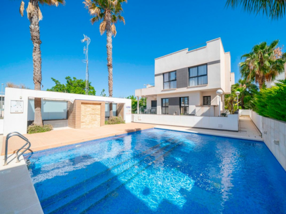 3-bedroom Villa In Rojales, Spain (122 M²)