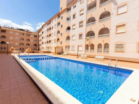 1-bedroom Apartment In Torrevieja, Spain (60 M²)