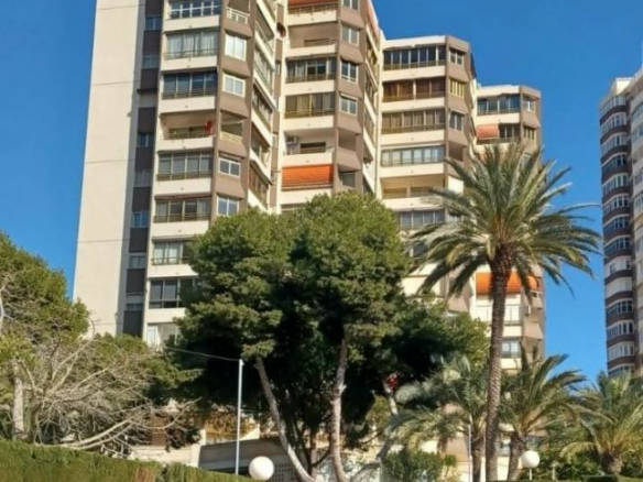 4-bedroom Apartment In Alicante, Spain (122 M²)