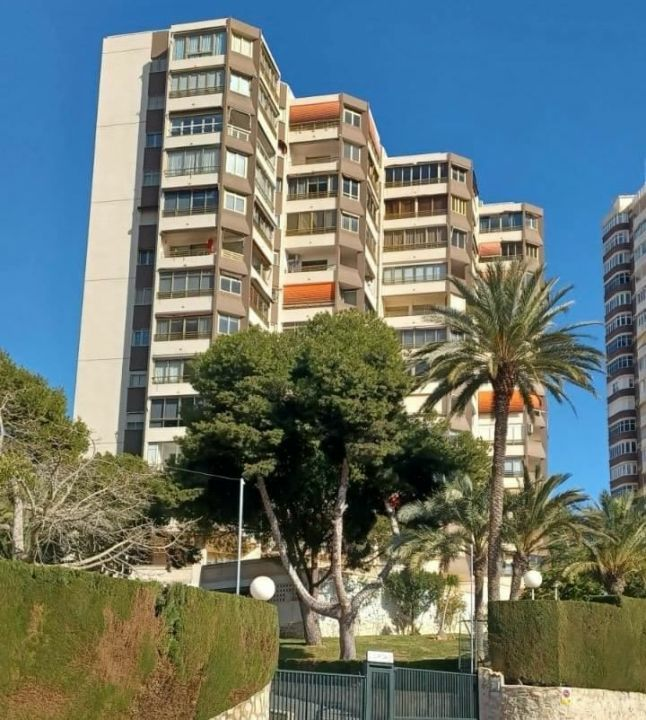 4-bedroom Apartment In Alicante, Spain (122 M²)