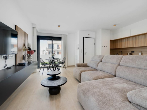3-bedroom Apartment In San Miguel De Salinas, Spain (84 M²)