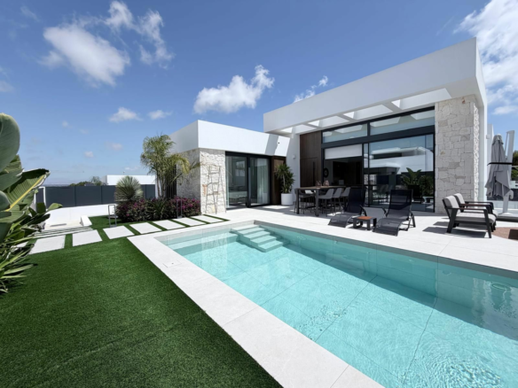 4-bedroom Villa In Málaga, Spain