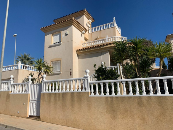 3-bedroom Villa In Orihuela Costa, Spain (120 M²)