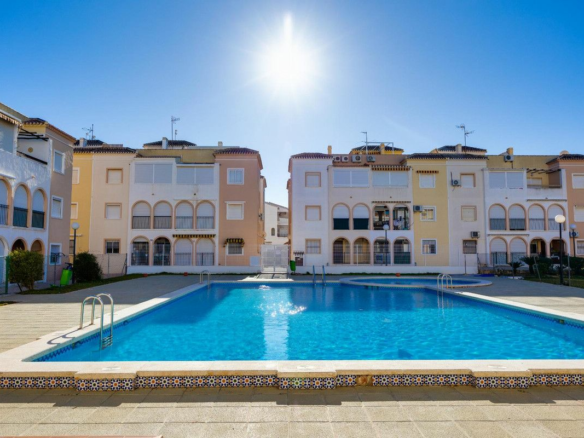 2-bedroom Villa In Torrevieja, Spain (60 M²)