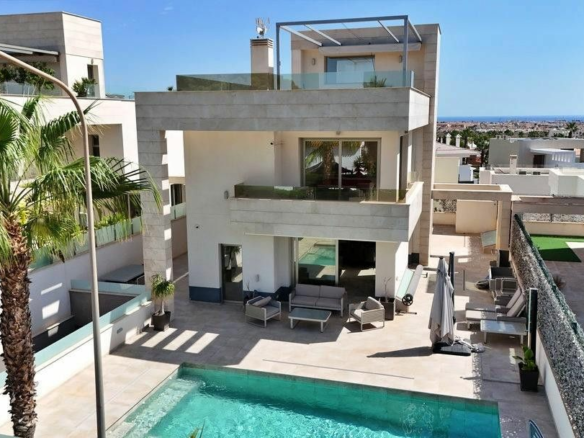 5-bedroom Villa In Orihuela Costa, Spain (200 M²)