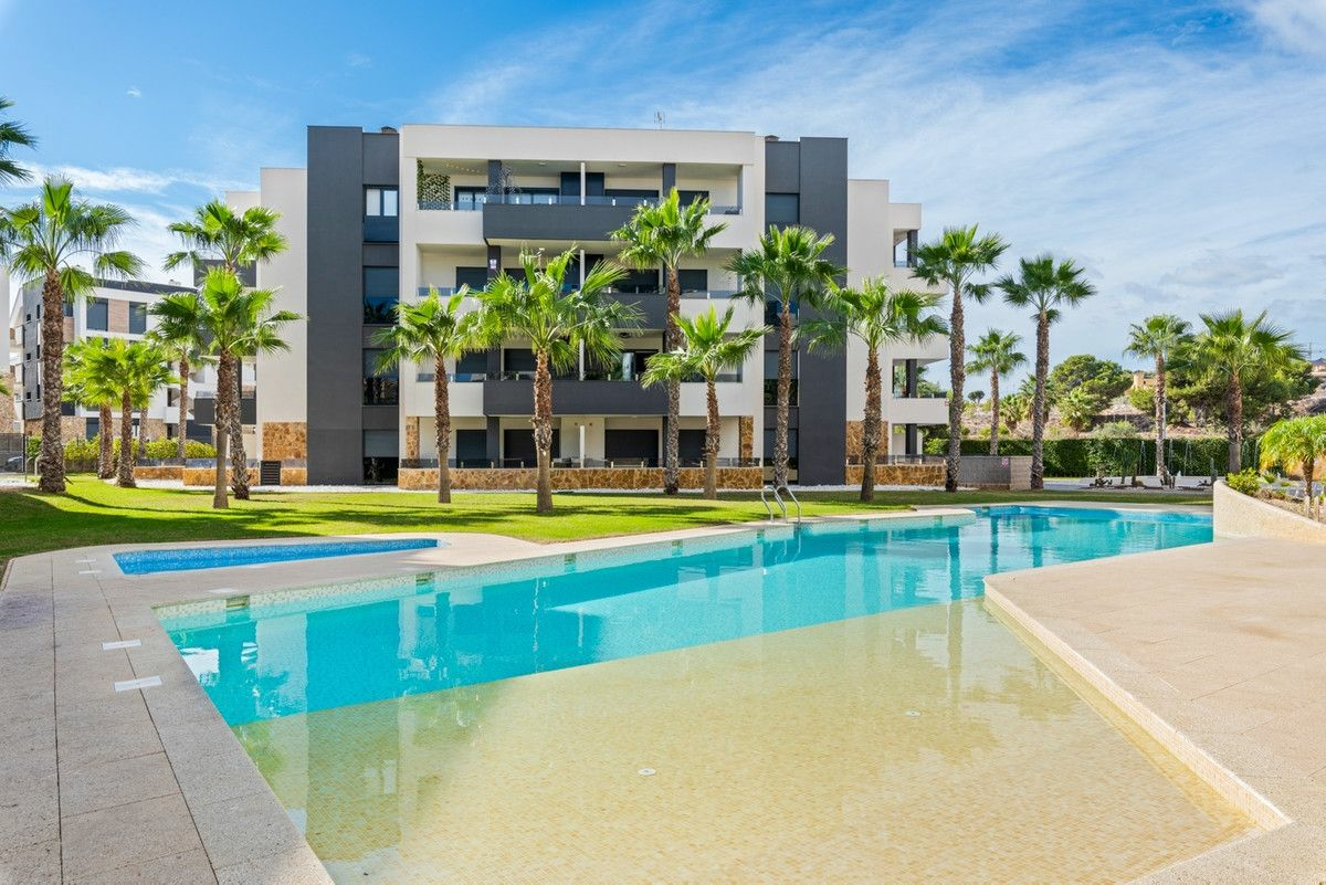 2-bedroom Apartment In Orihuela Costa, Spain (74 M²)