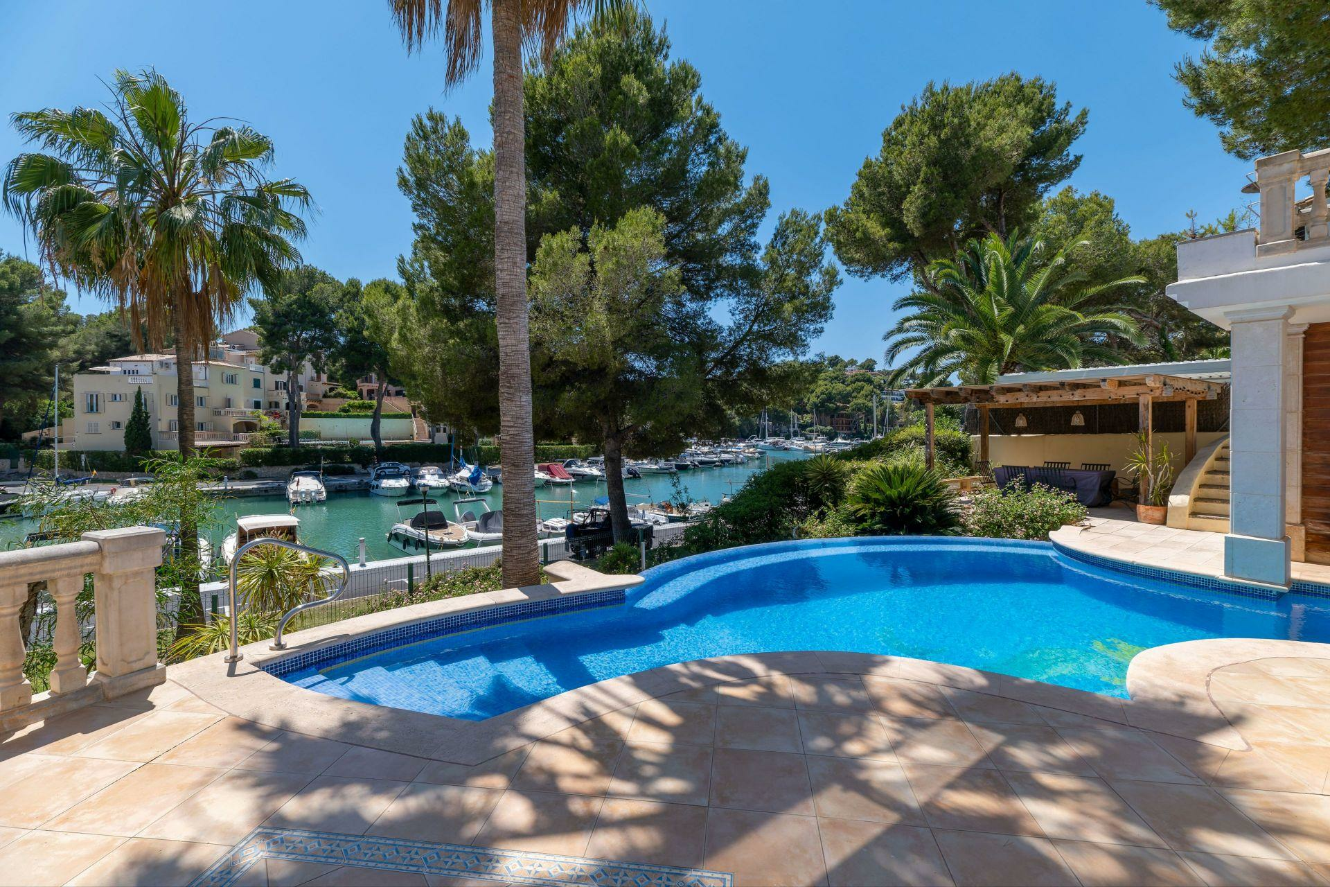 6-bedroom Villa In Calvià, Spain (614 M²)