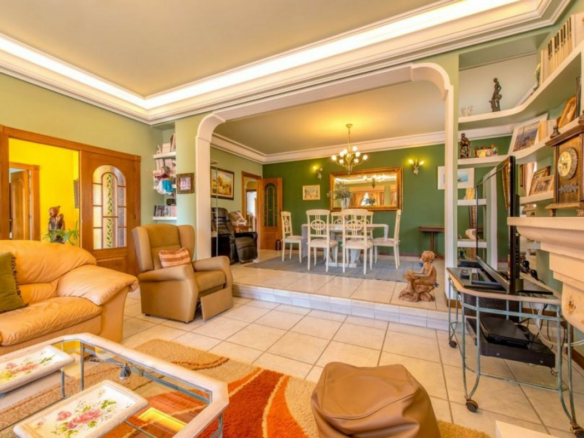6-bedroom Villa In Torrevieja, Spain (500 M²)