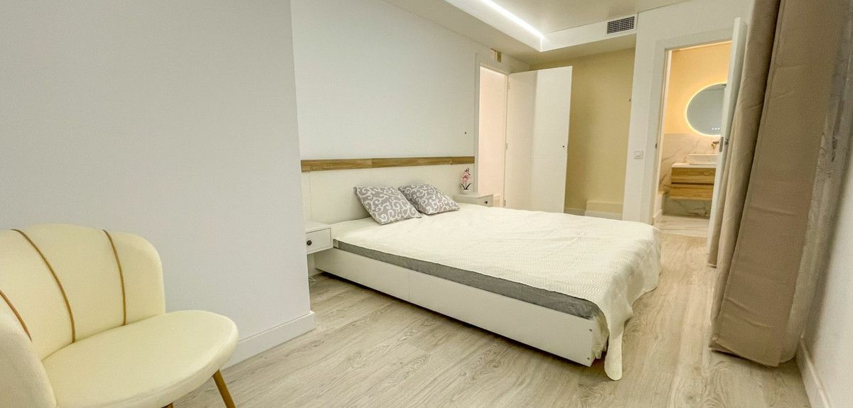 2-bedroom Apartment In Torrevieja, Spain (91 M²)