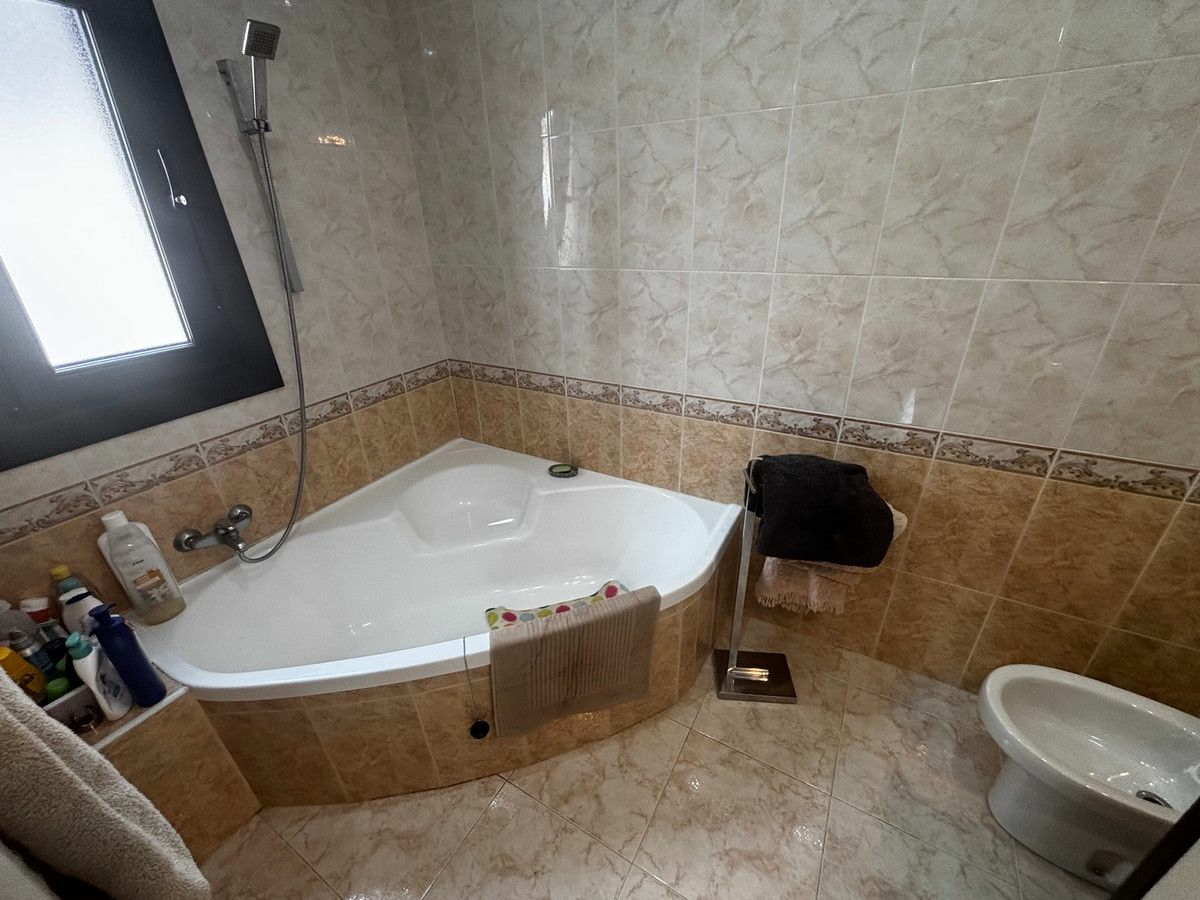 4-bedroom Villa In Rojales, Spain (247 M²)