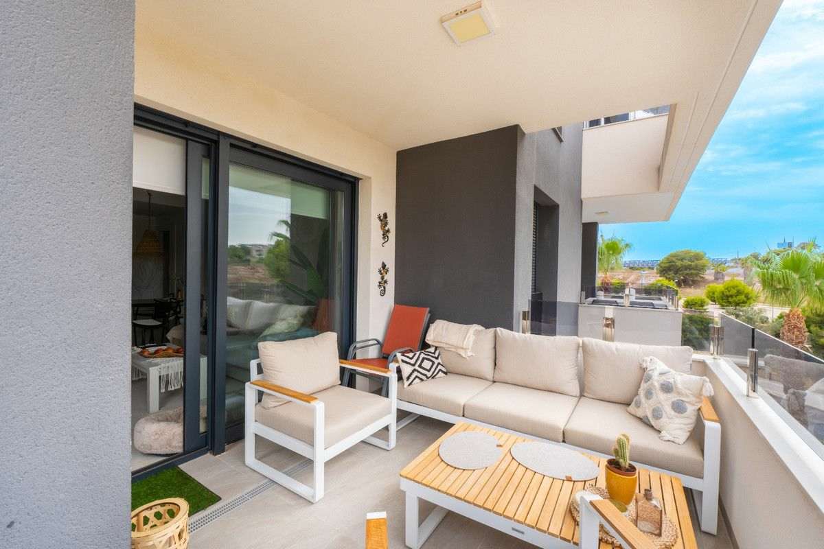 2-bedroom Apartment In Orihuela Costa, Spain (74 M²)