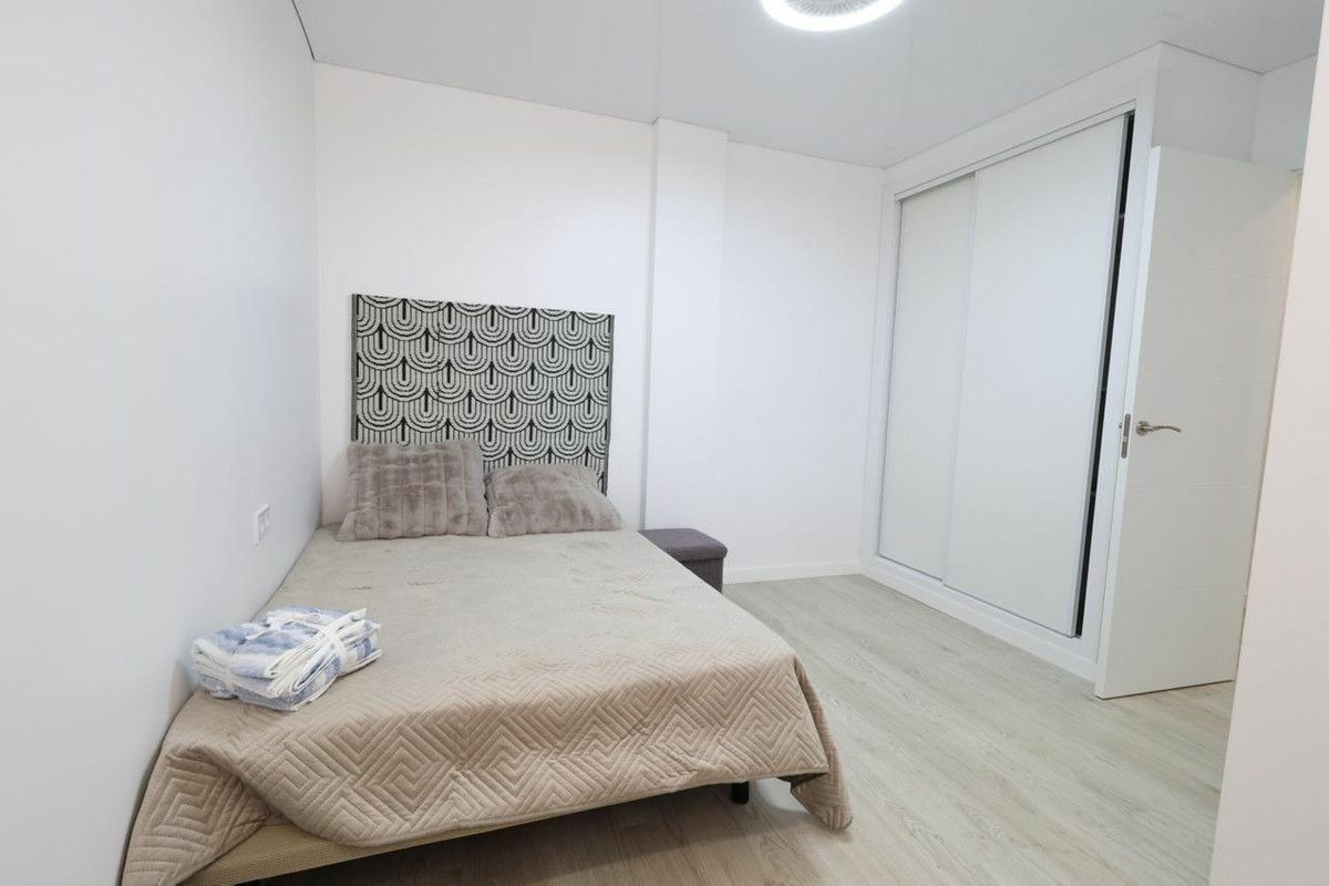 3-bedroom Apartment In Torrevieja, Spain (105 M²)