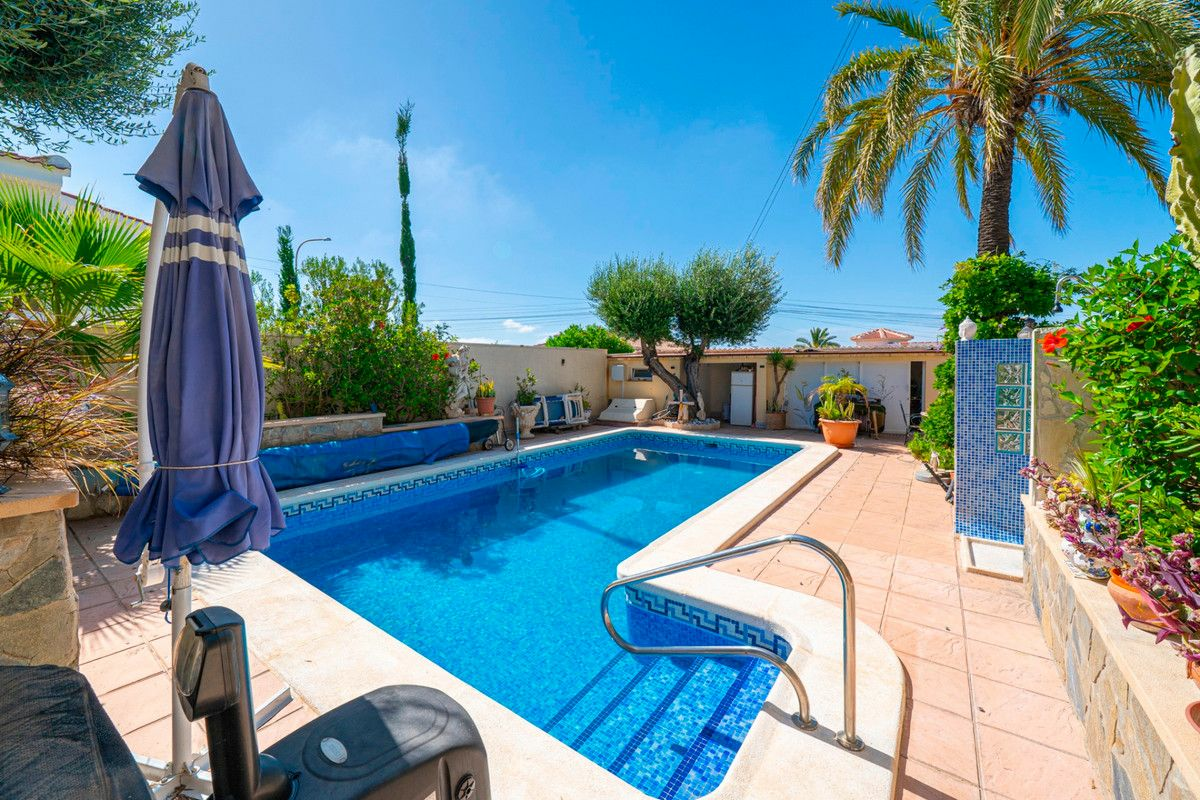 3-bedroom Villa In Rojales, Spain (146 M²)