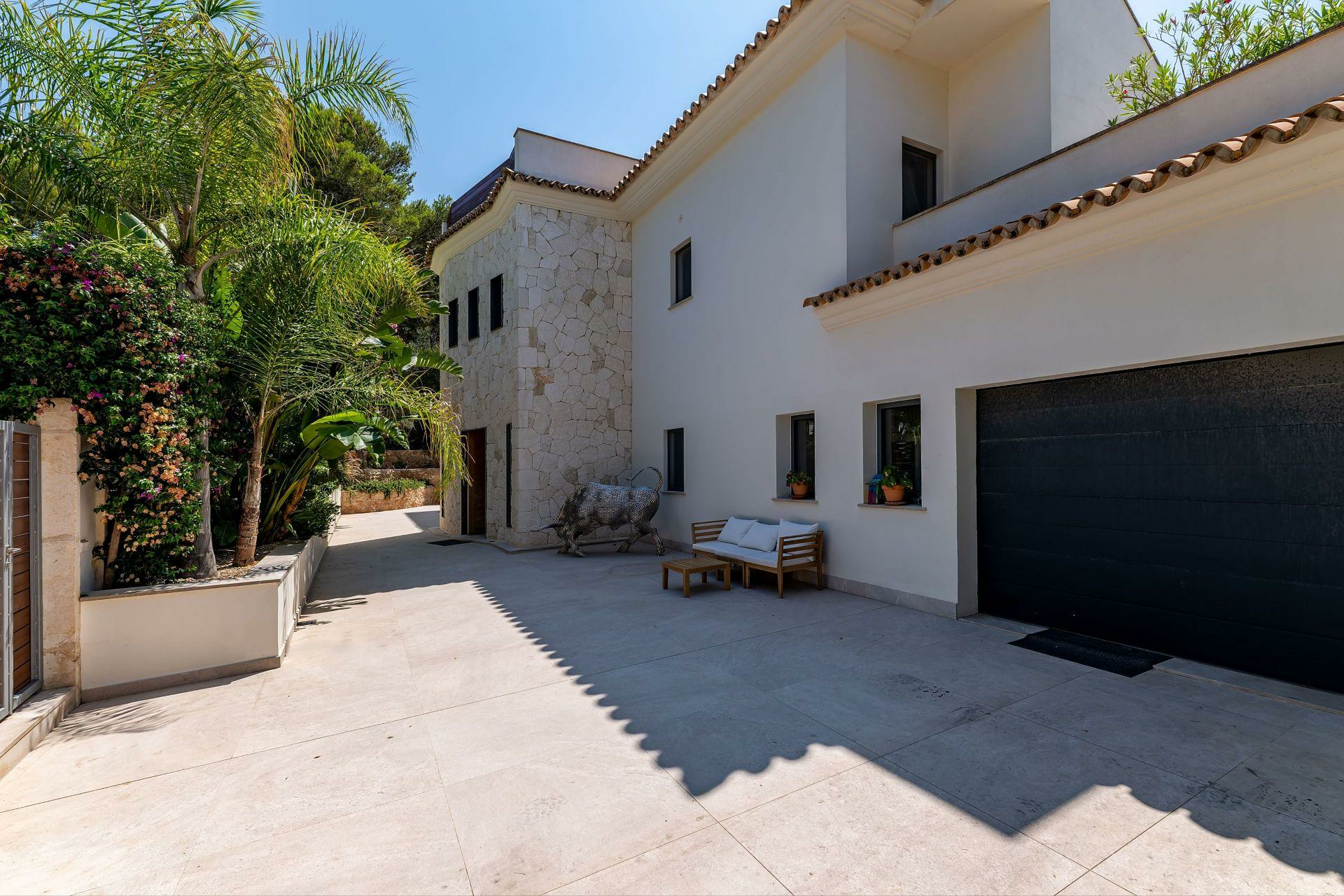 4-bedroom Villa In Calvià, Spain (526 M²)