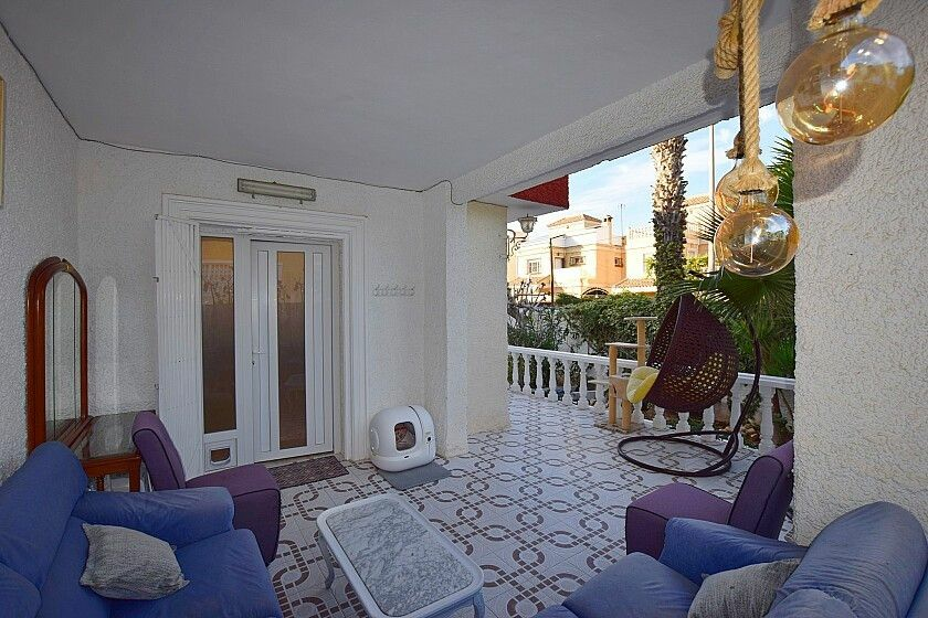 3-bedroom Villa In Torrevieja, Spain (200 M²)
