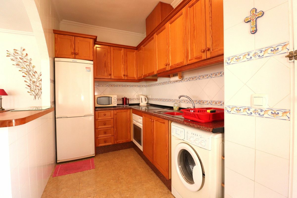 3-bedroom Villa In Los Montesinos, Spain (84 M²)