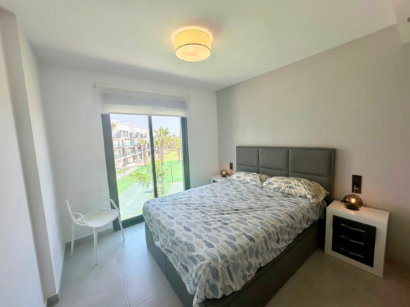 3-bedroom Apartment In Guardamar Del Segura, Spain (90 M²)