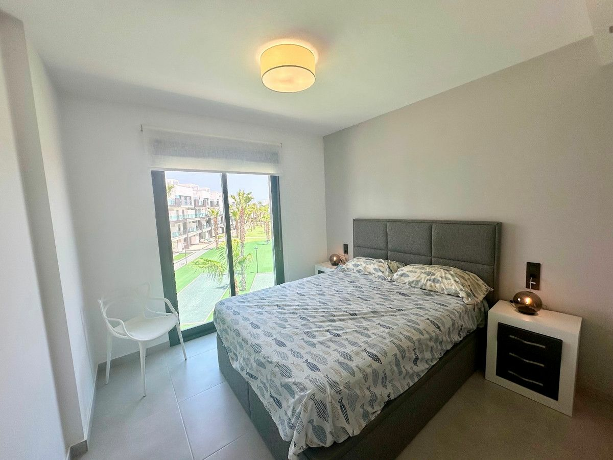 3-bedroom Apartment In Guardamar Del Segura, Spain (90 M²)