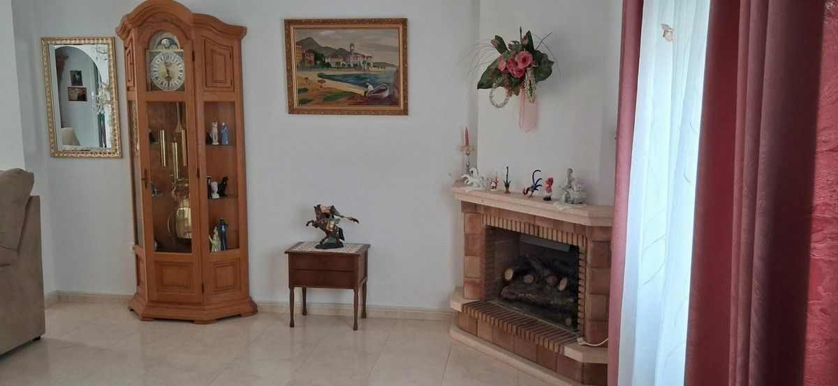 3-bedroom House In Benferri, Spain (265 M²)