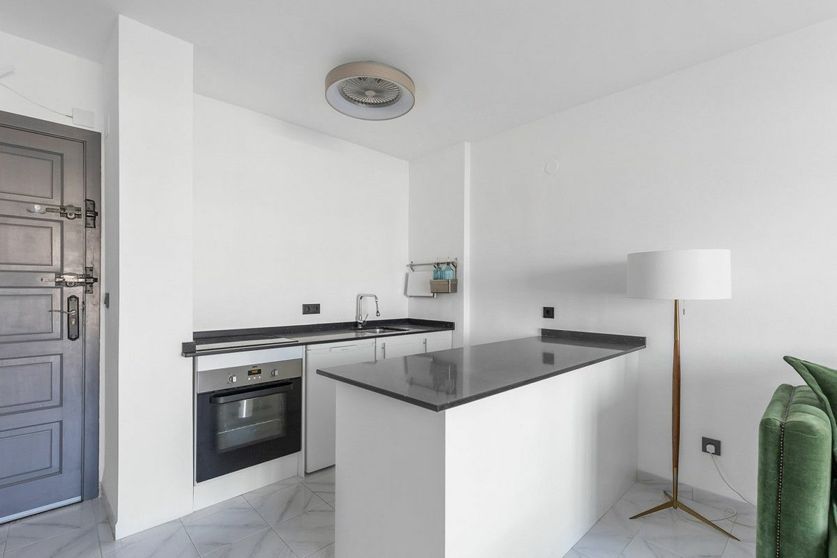 1-bedroom Apartment In Torrevieja, Spain (51 M²)