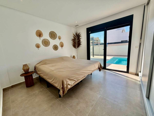 3-bedroom Villa In Rojales, Spain (120 M²)