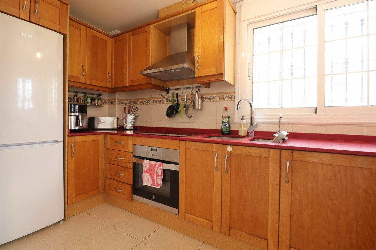 3-bedroom Villa In Los Montesinos, Spain (100 M²)