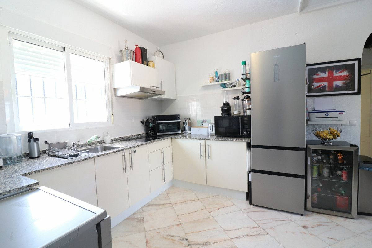2-bedroom Villa In Orihuela Costa, Spain (70 M²)
