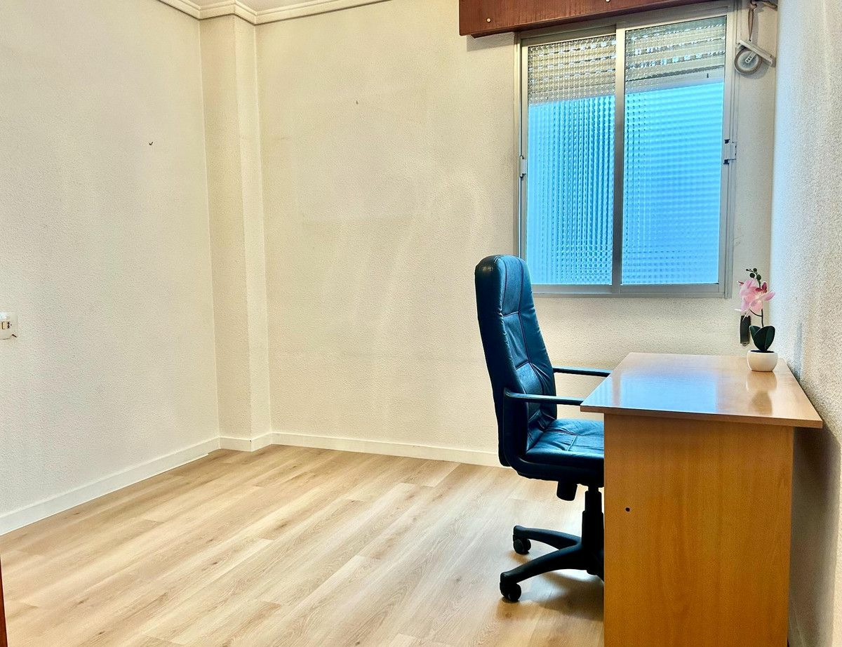 2-10-57f92c 4-bedroom Apartment In Torrevieja, Spain (164 M²)