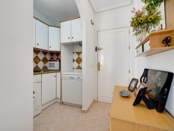 2-bedroom Villa In Torrevieja, Spain (60 M²)
