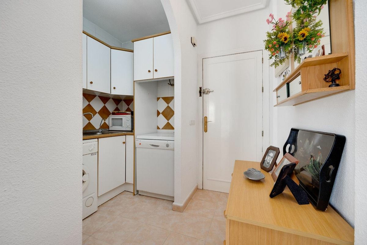 2-bedroom Villa In Torrevieja, Spain (60 M²)