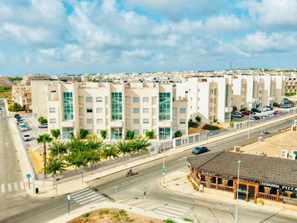 2-bedroom Apartment In Orihuela Costa, Spain (93 M²)