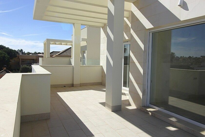 5-bedroom Villa In Orihuela Costa, Spain (306 M²)