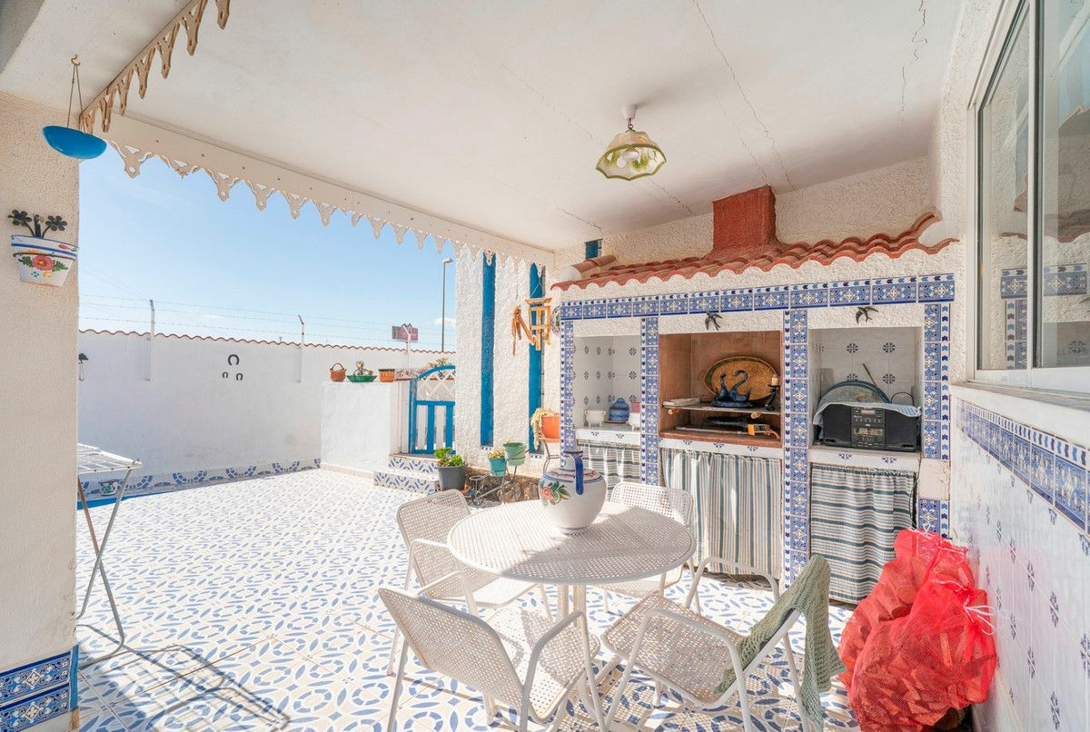 4-bedroom Villa In Rojales, Spain (198 M²)