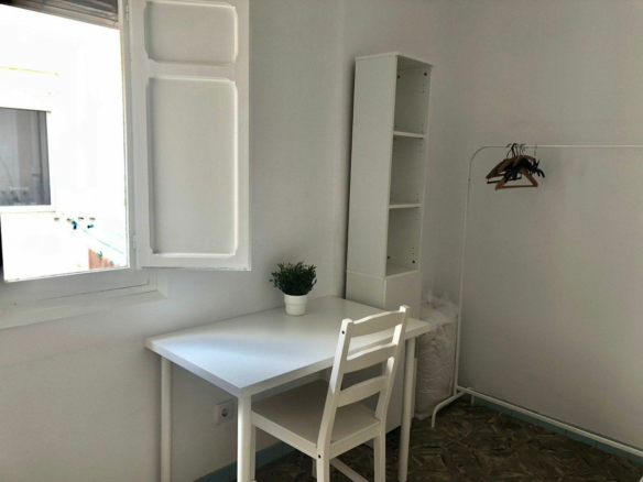 4-bedroom Apartment In Alicante, Spain (103 M²)
