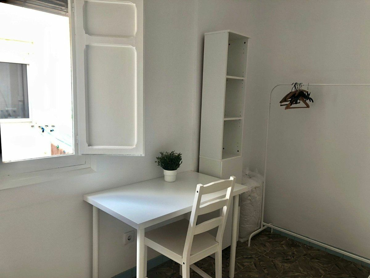4-bedroom Apartment In Alicante, Spain (103 M²)