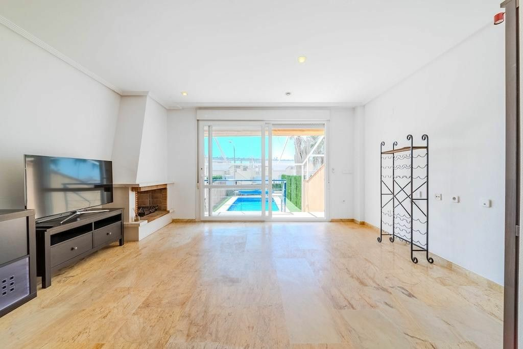 3-bedroom House In Orihuela Costa, Spain (177 M²)