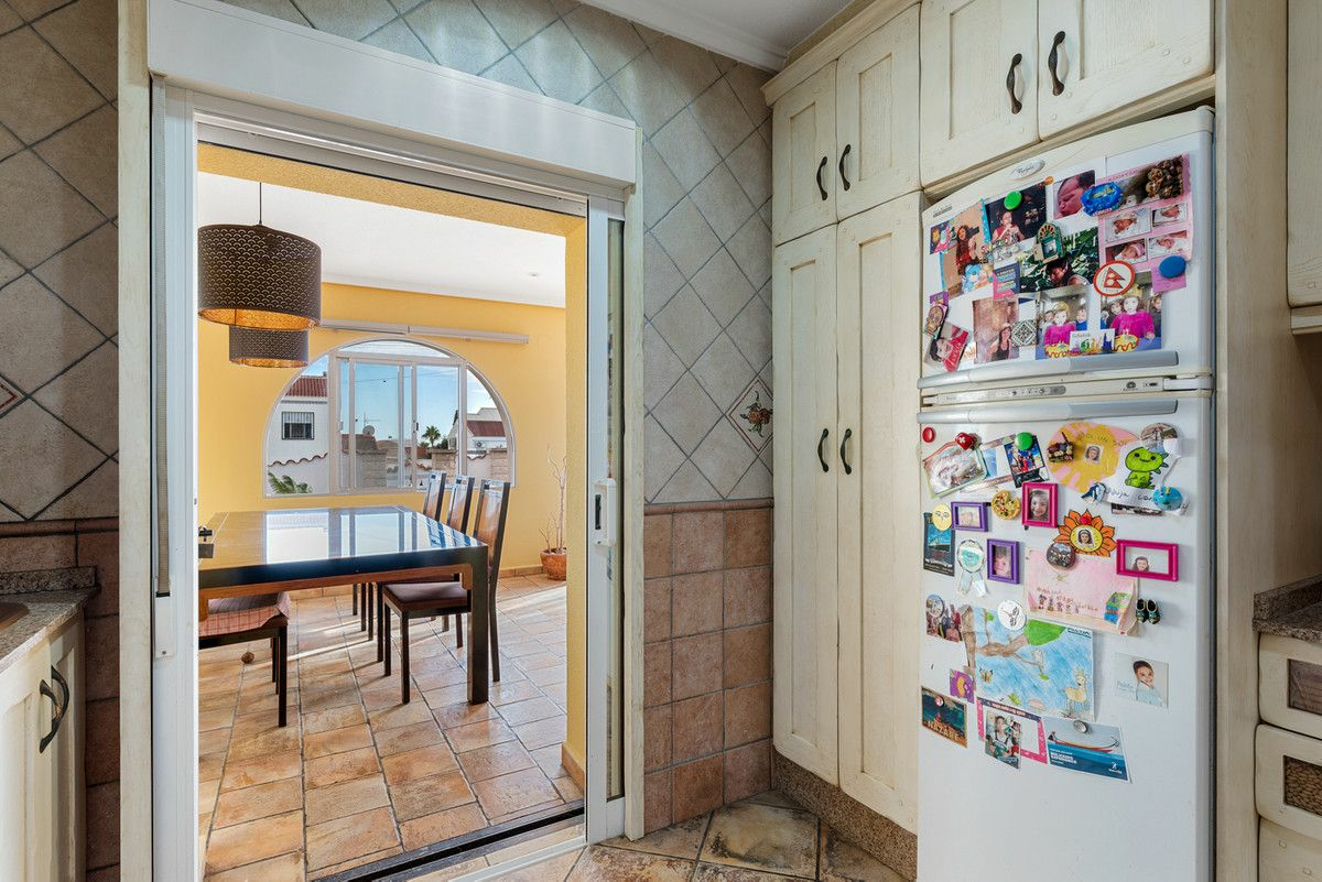 4-bedroom Villa In Rojales, Spain (158 M²)