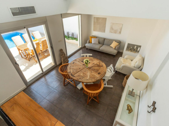 5-bedroom House In Torrevieja, Spain (184 M²)