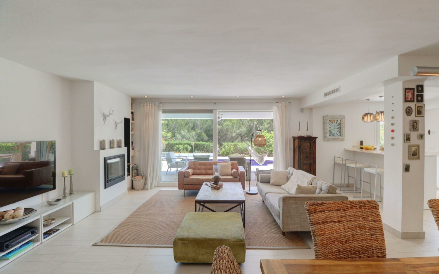 5-bedroom Villa In Calvià, Spain (398 M²)