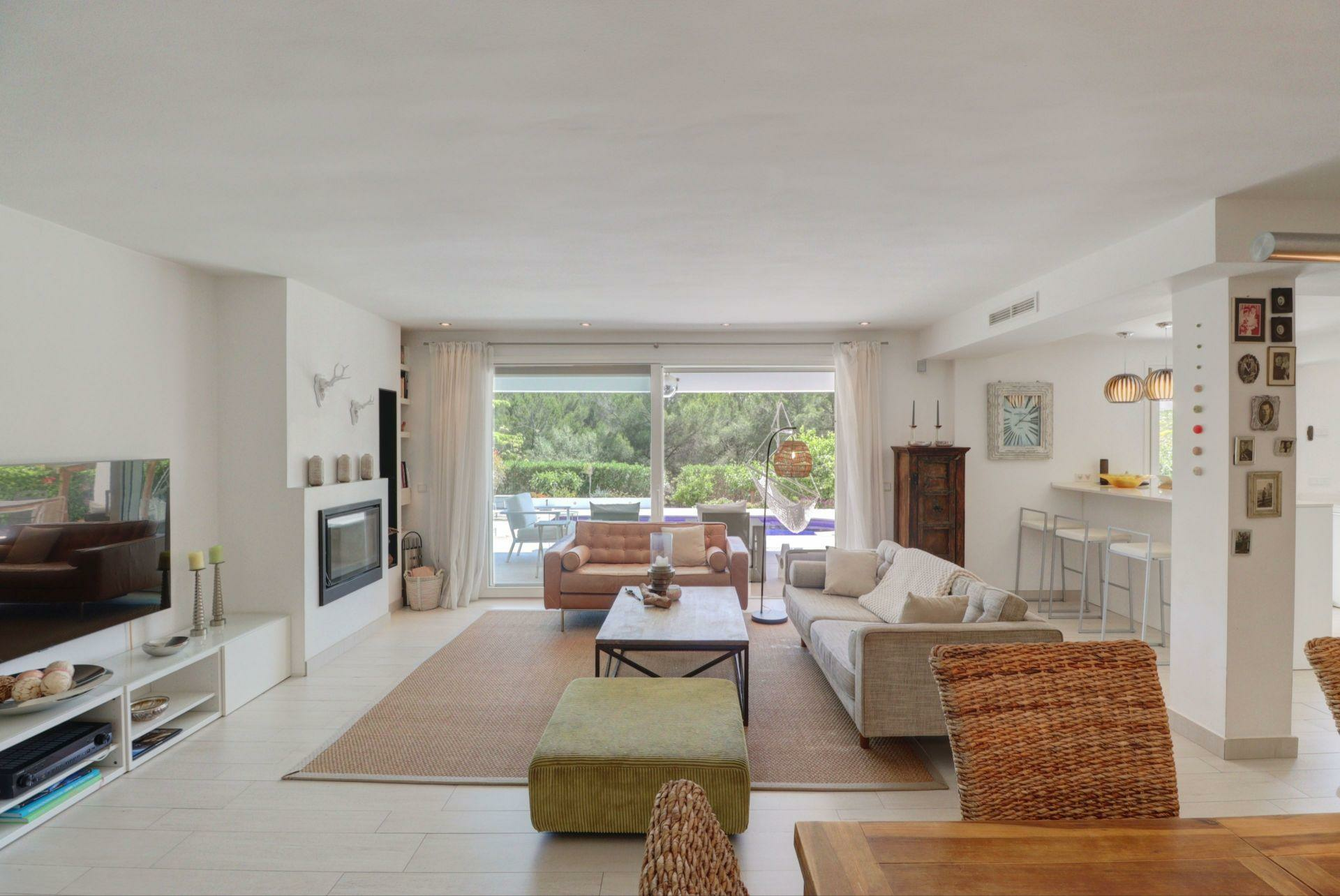 5-bedroom Villa In Calvià, Spain (398 M²)