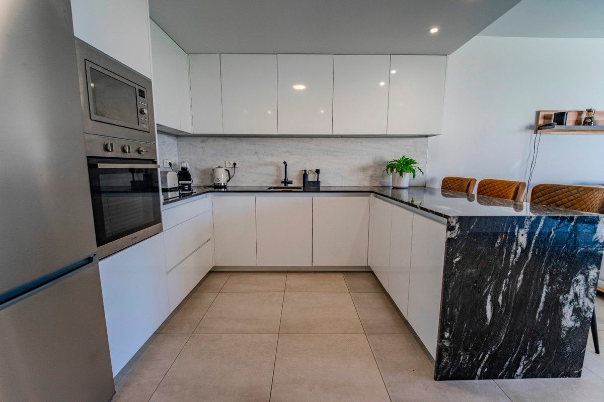 3-bedroom Villa In Benijofar, Spain (162 M²)