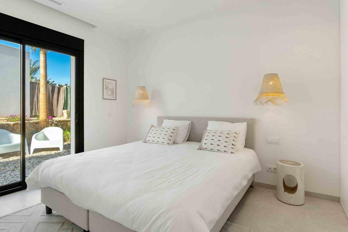 3-bedroom Villa In Orihuela, Spain (177 M²)