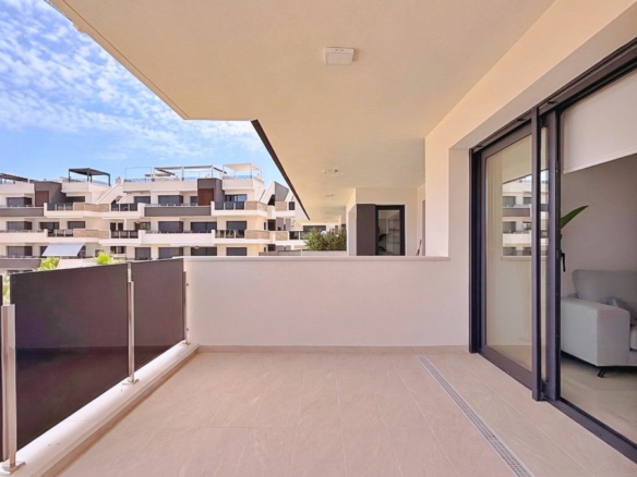 2-bedroom Apartment In Torrevieja, Spain (83 M²)
