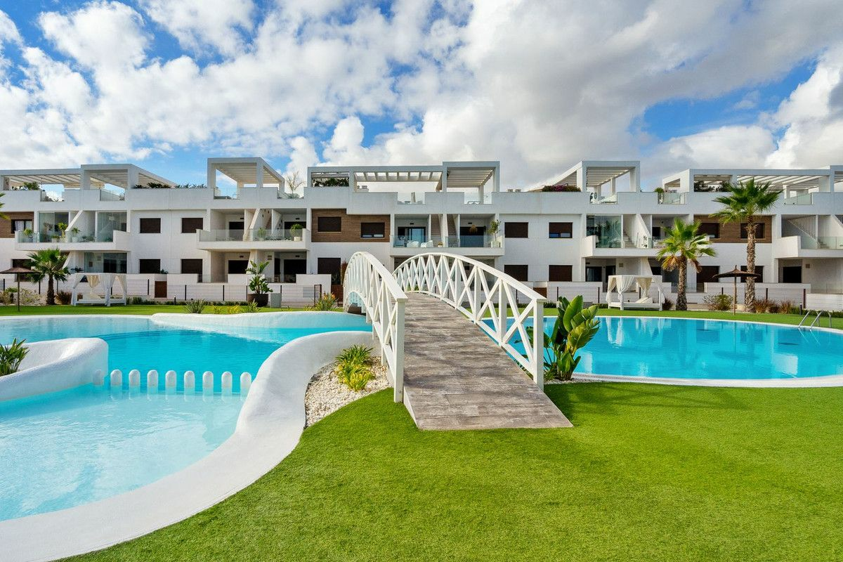 4-bedroom Villa In Torrevieja, Spain (194 M²)