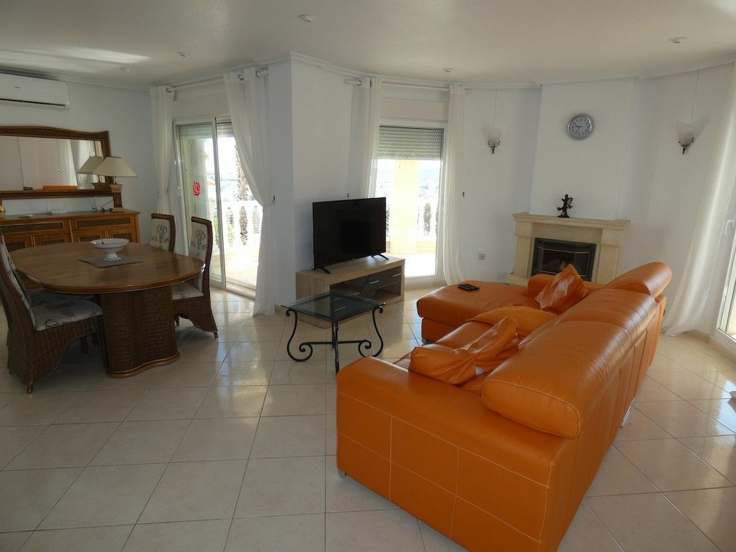 4-bedroom Villa In Rojales, Spain (150 M²)